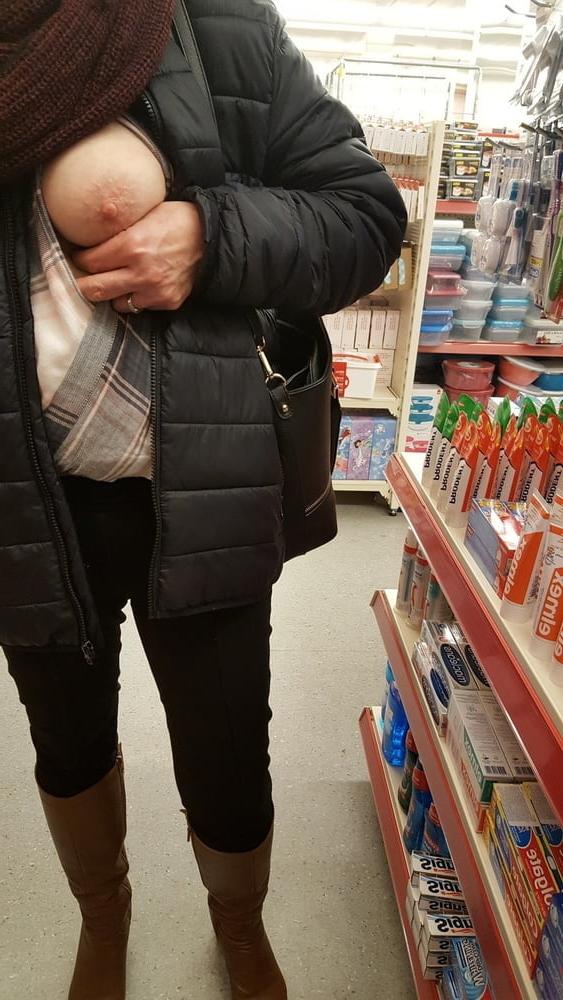 25P Public MILFs 03