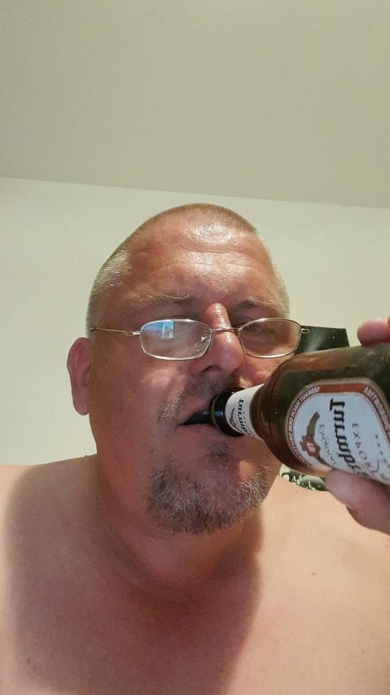 21P fat sau is naked