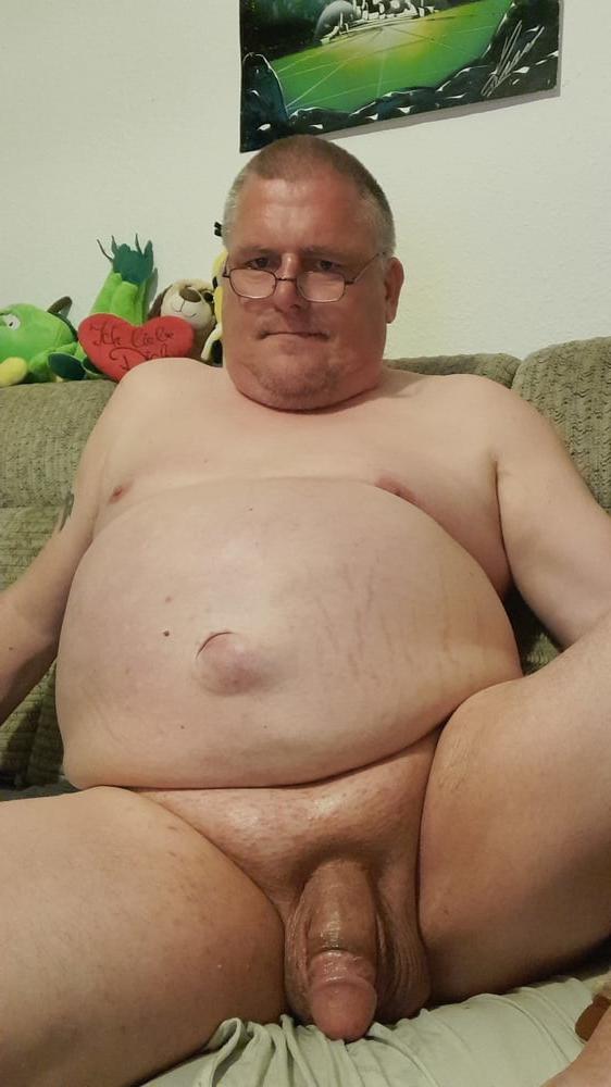 21P fat sau is naked