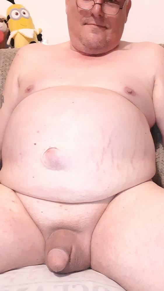 21P fat sau is naked