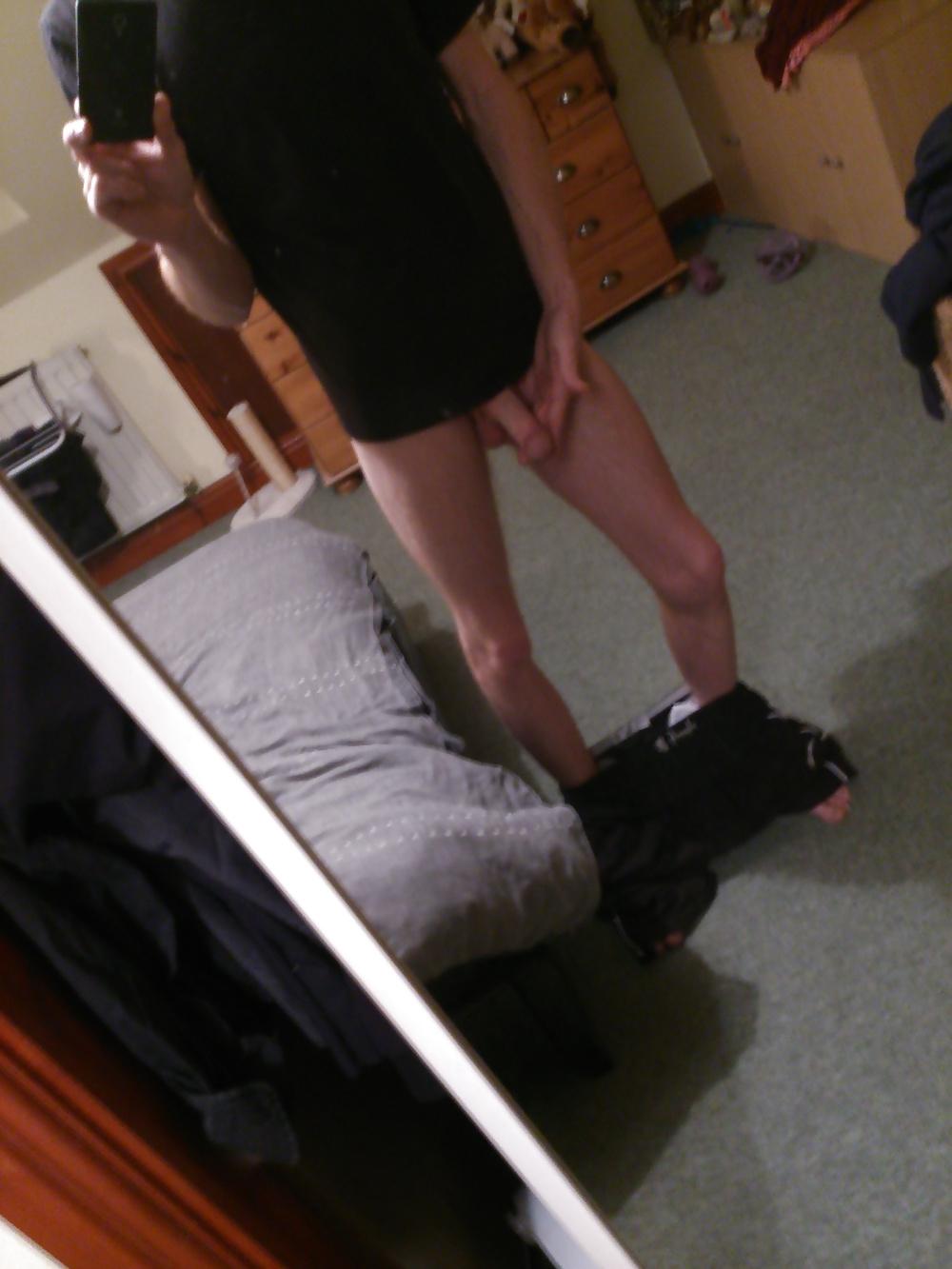 25P New Mirror Selfies 20th Dec 2015 ( non erect cock )
