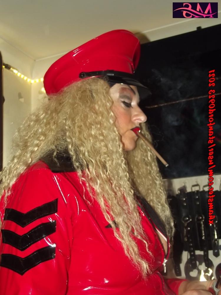 25P MISTRESS SMOKE PT5 PUNISHMENT