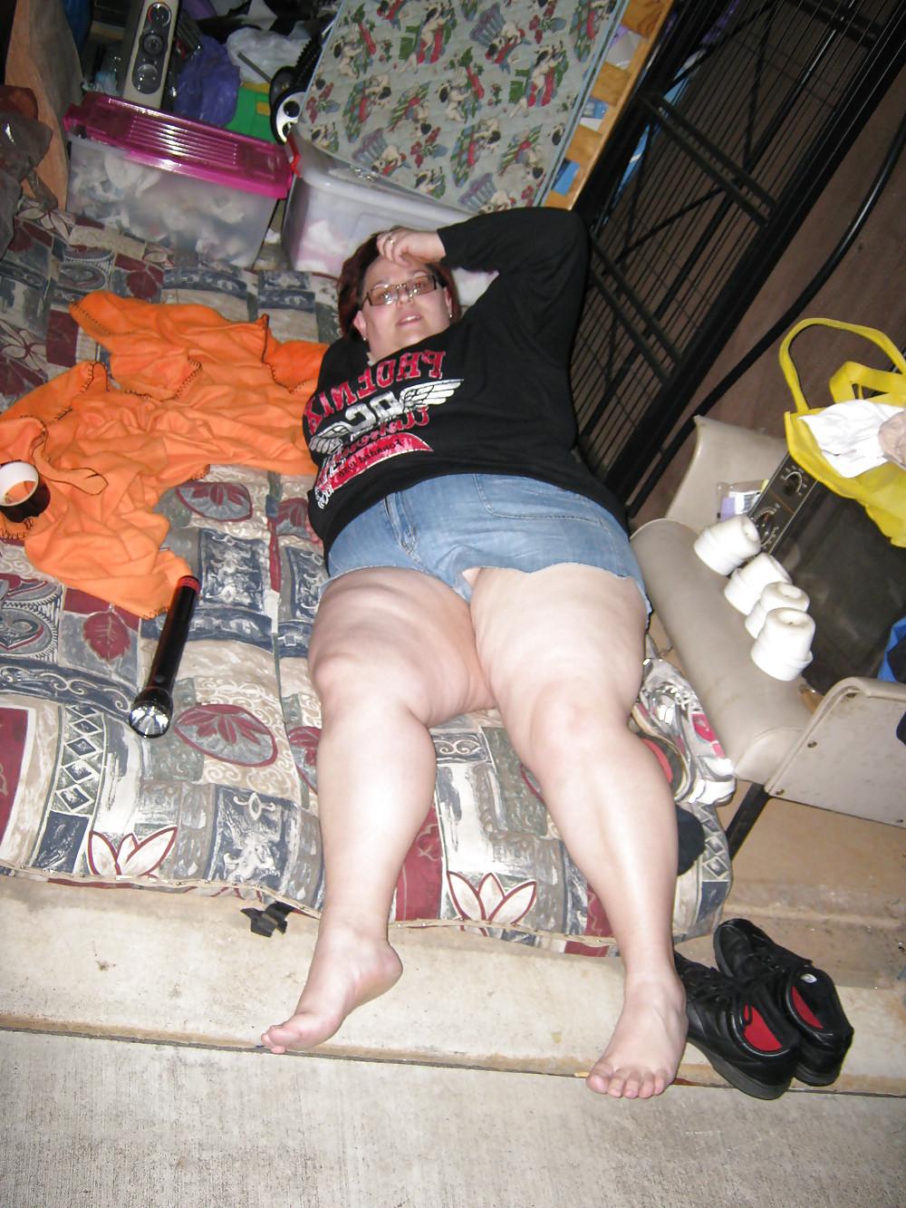14P Fat Slut In Short Jeans