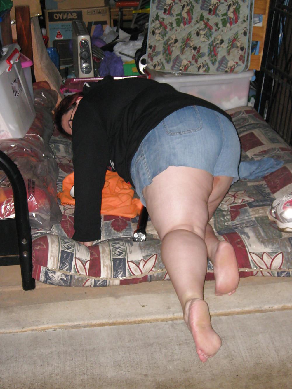 14P Fat Slut In Short Jeans