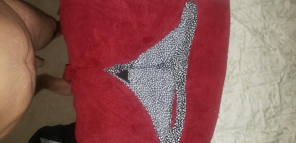 15P VelumptiousVero  Thong  Wet&amp;Creamy