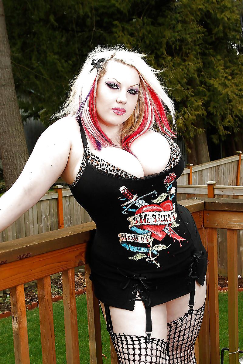 20P Curvy Girls....
