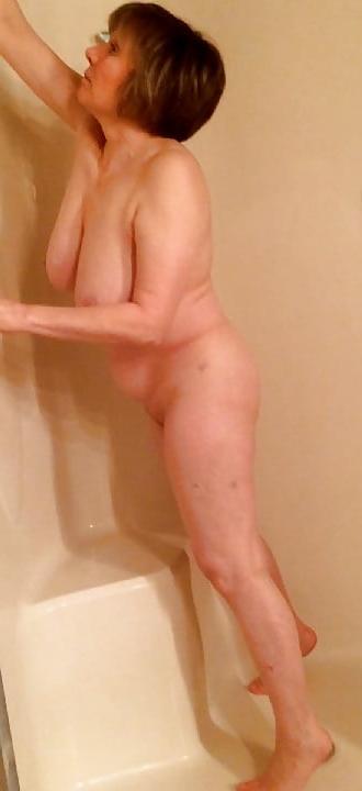 25P Curvy granny's naked maid service by MarieRocks