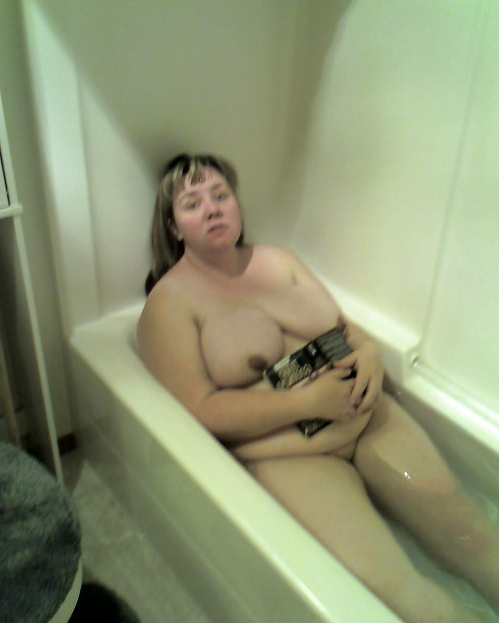 25P Fat Busty Sarah's Private Phone Pics