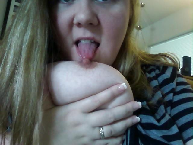 25P Fat Busty Sarah's Private Phone Pics