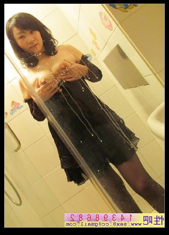 11P Lovely chinese wife squirting milk