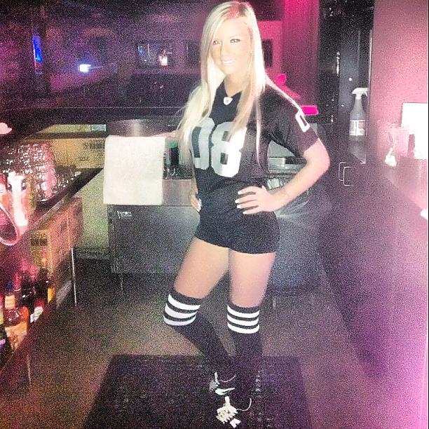 9P Perfect tits blonde bimbo