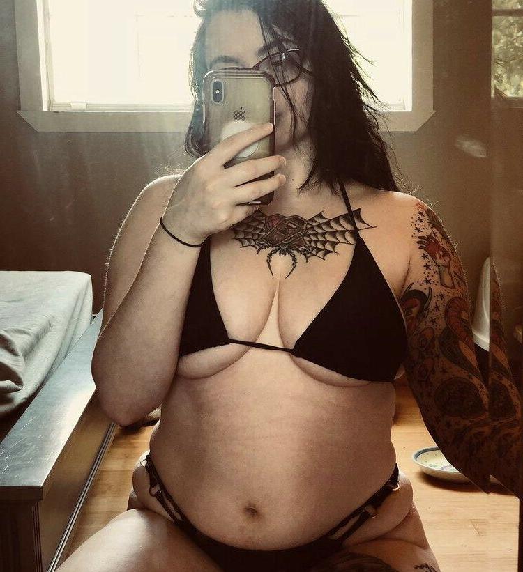 19P Abhor_mistress nude