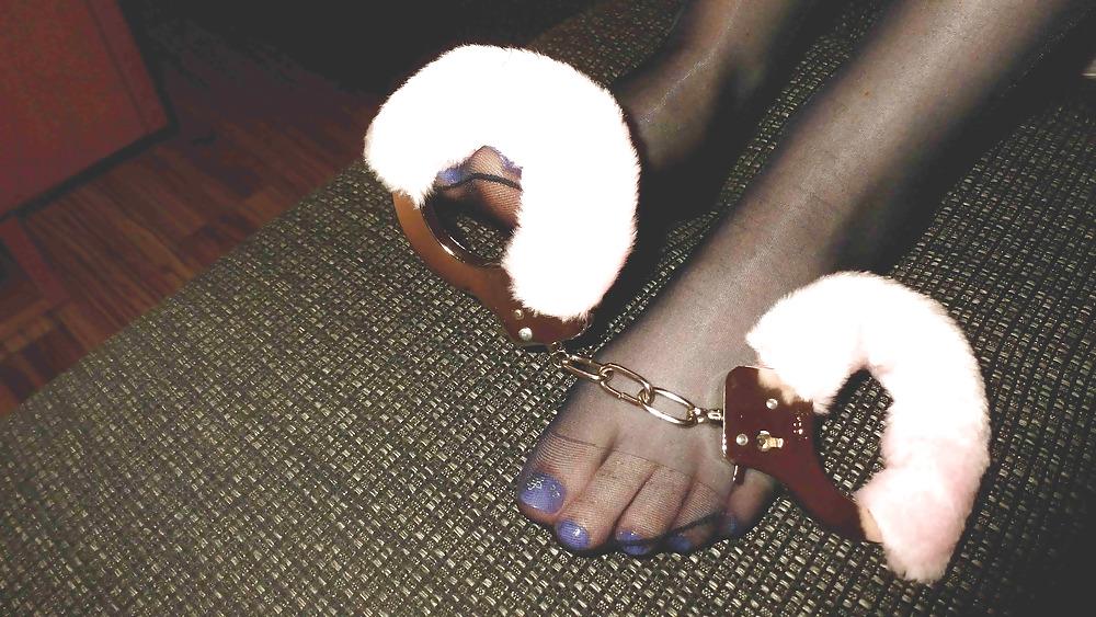 25P Nylon, handcuffs, thong