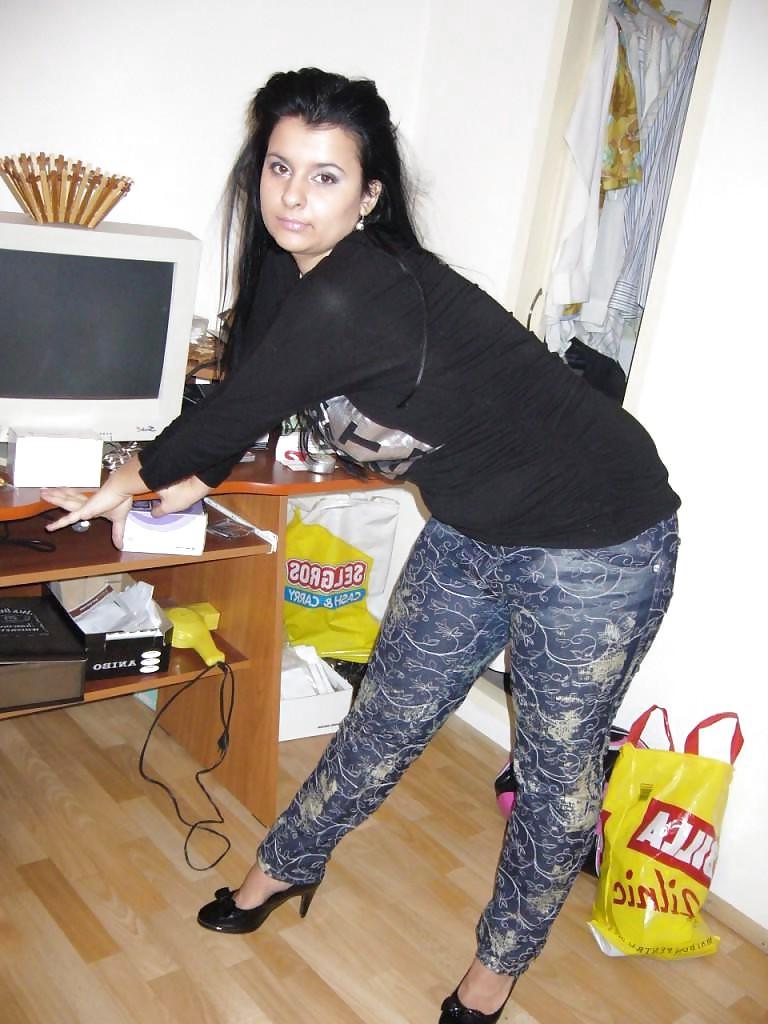 25P Queens in Jeans CLXXXV