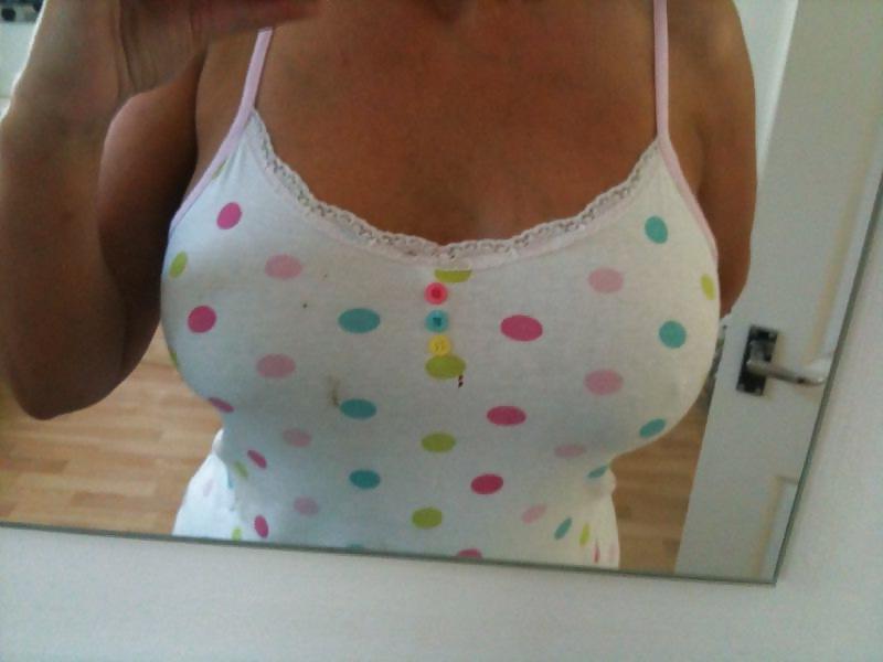 4P My gf havin fun in the mirror