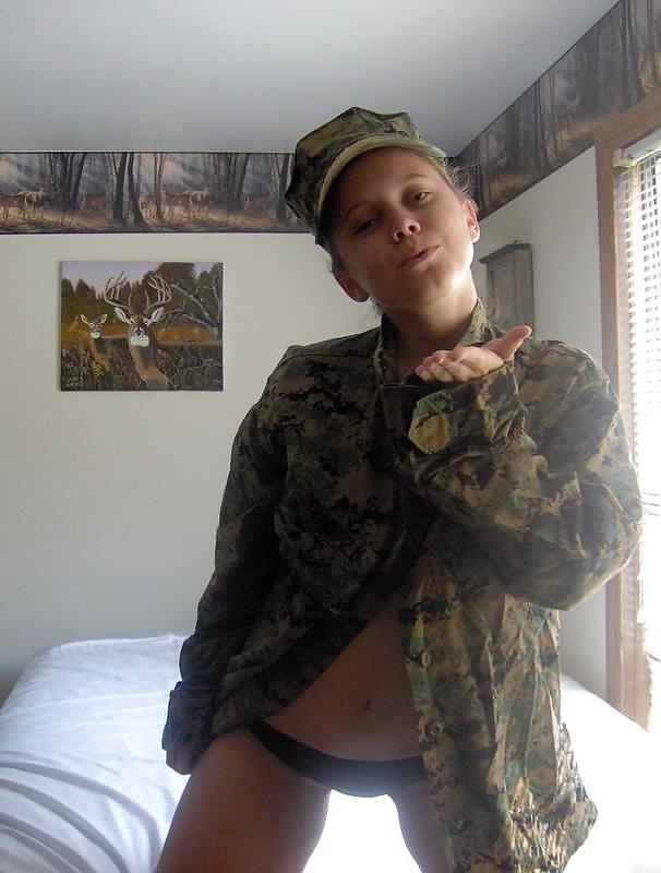 25P Military Nude Girls Part 1
