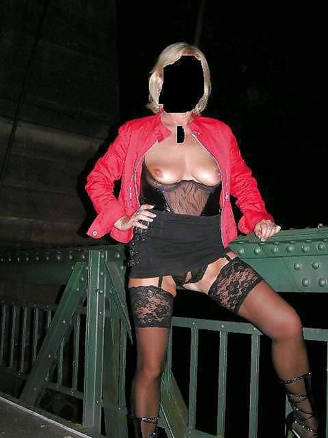 25P Public slut exhib 