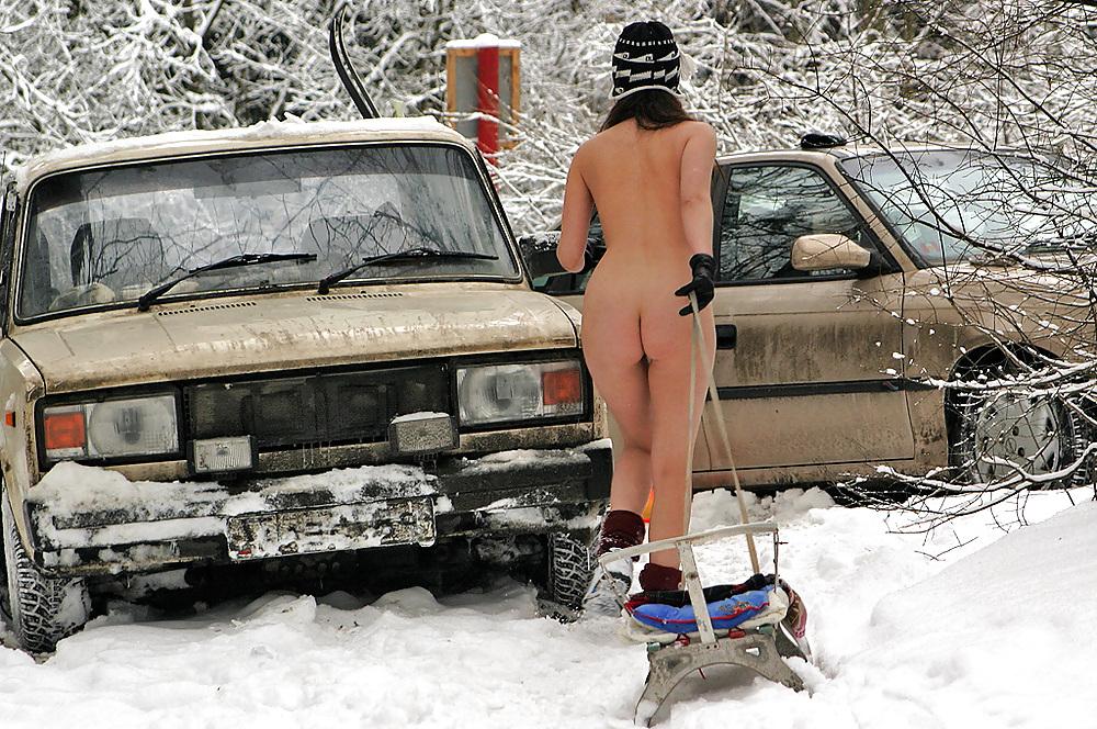 25P Public Nudity