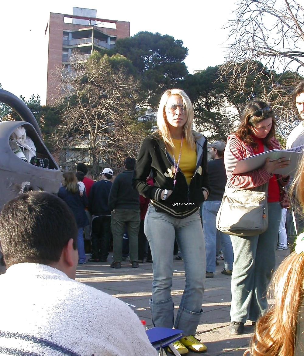 25P Frau in engen Jeans #20