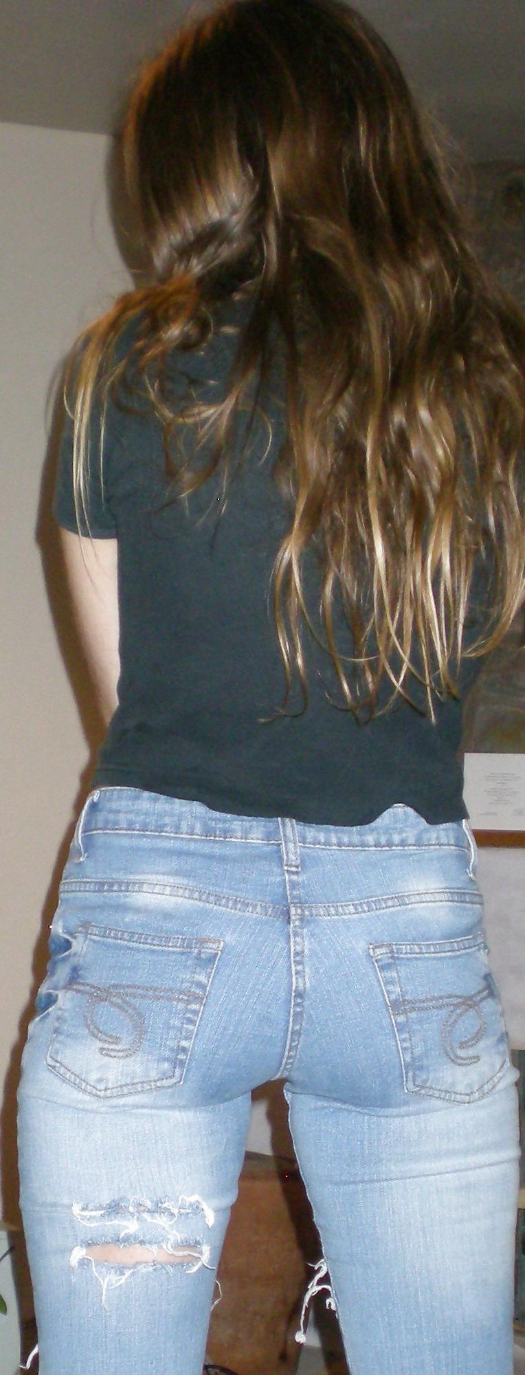 25P Queens in Jeans CXXXI