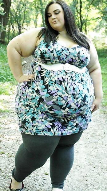 19P SEXY FAT GIRLS