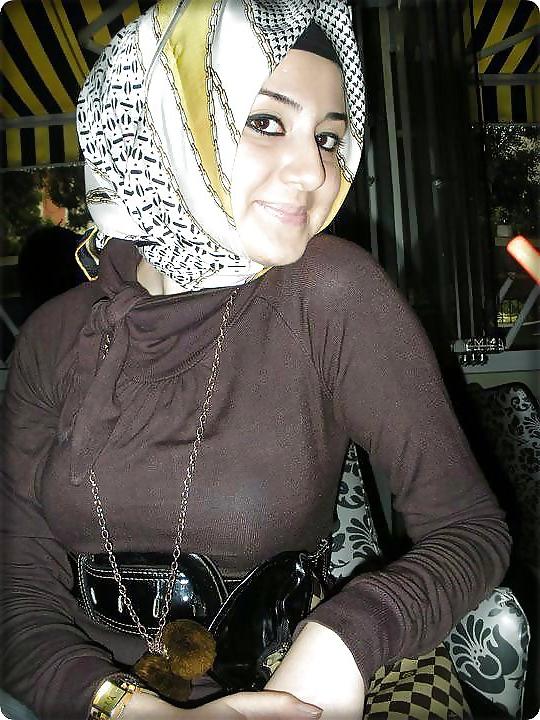 25P Hijab and sultry Arabian babes