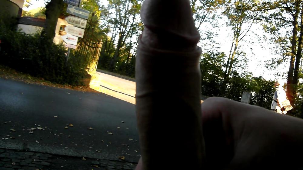 7P Jerking outside
