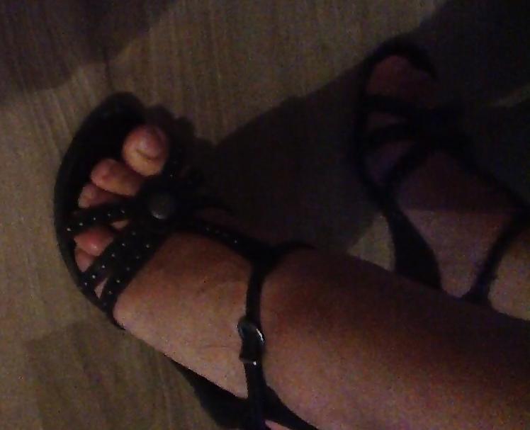 9P Beautiful Chilean toes