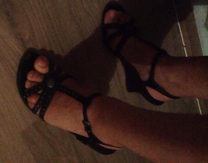 9P Beautiful Chilean toes