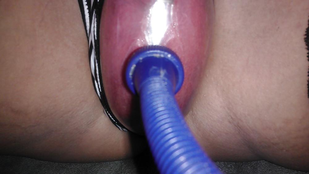 8P Scottish slut - pussy pump