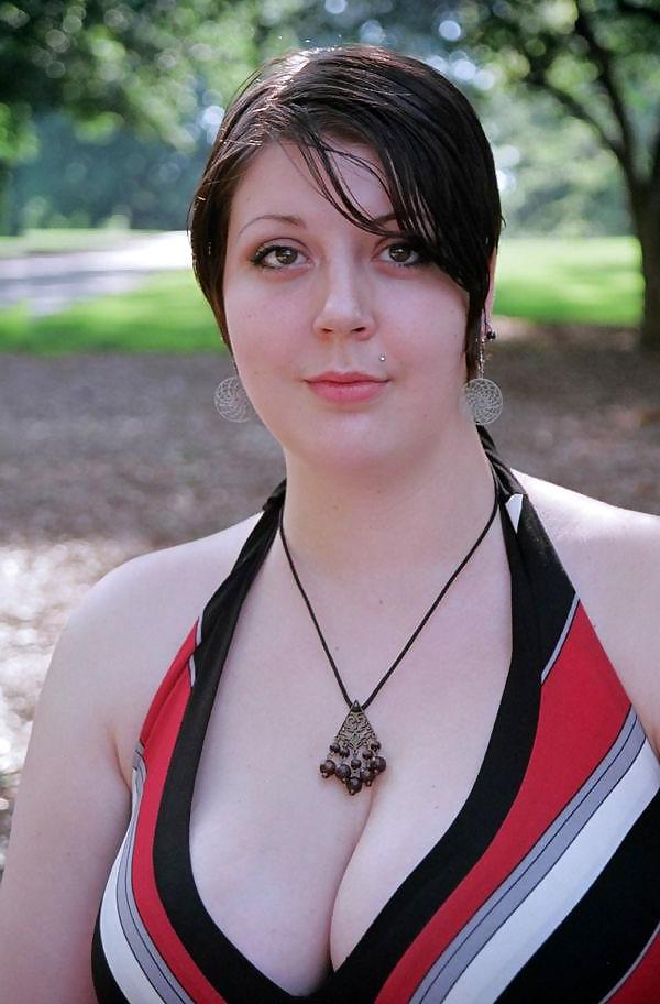 25P Curvy Beauties 16 Clothed Edition