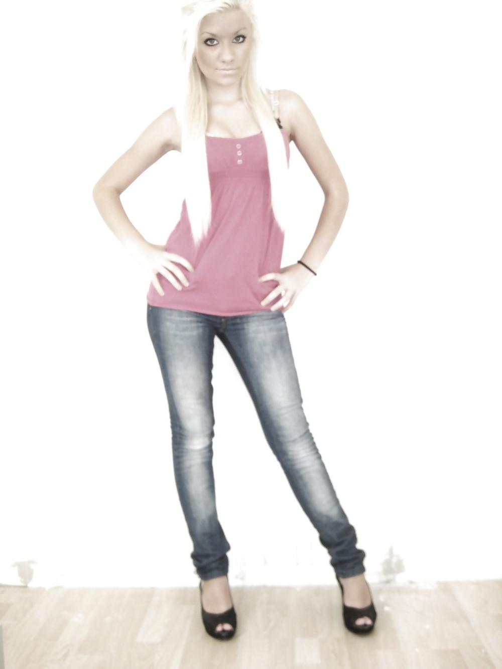 25P Queens in Jeans CXXVIII