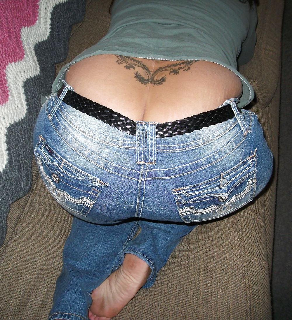 9P Donna In Tight Jeans # 1
