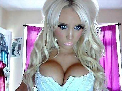 6P Nikki the Bimbo