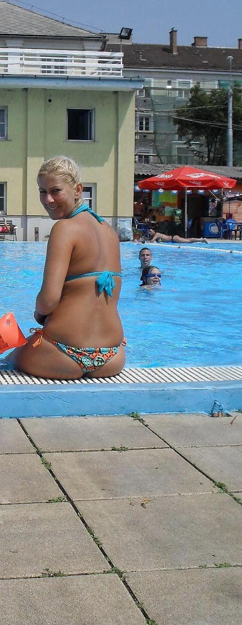 25P Girls in thong