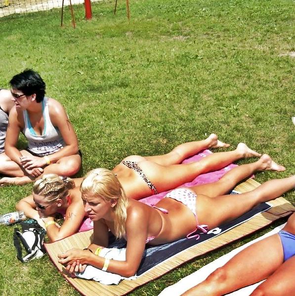 25P Girls in thong