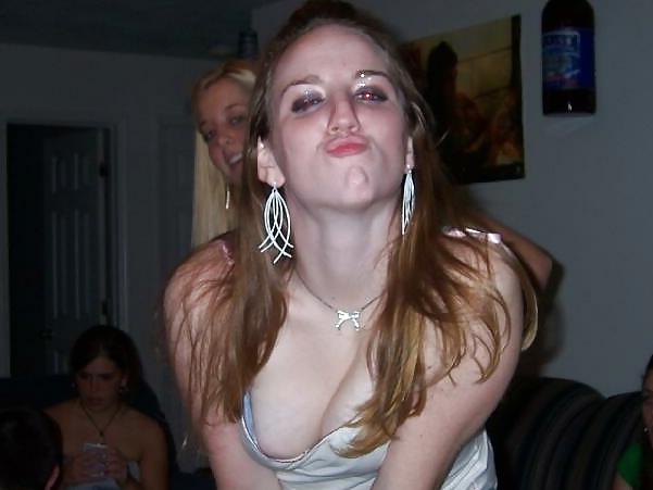 25P Beautiful Nipslip 7 by Voyeur TROC