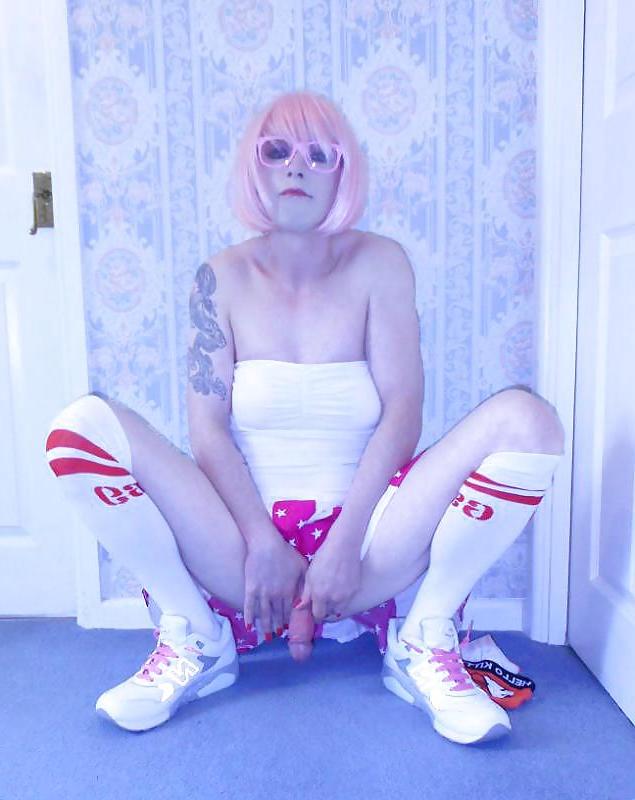 20P Tranny Pretty Kitty Cheerleader part 2 ( naughty pics )