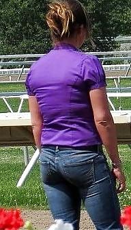 15P Great Asses in Tight Jeans 