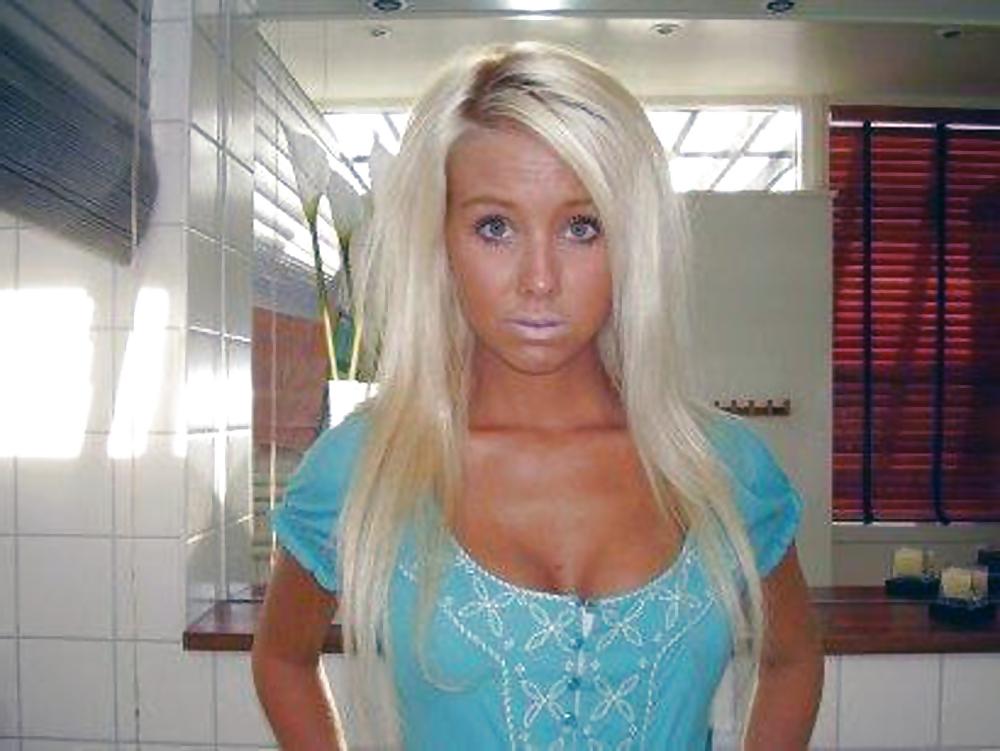 12P Perfect Bimbo Girls