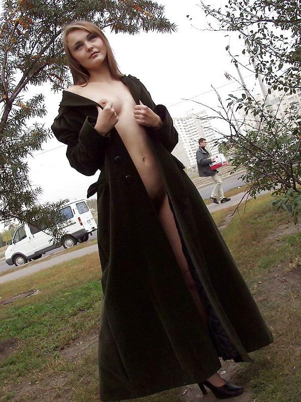 25P Flashing Public Cuties