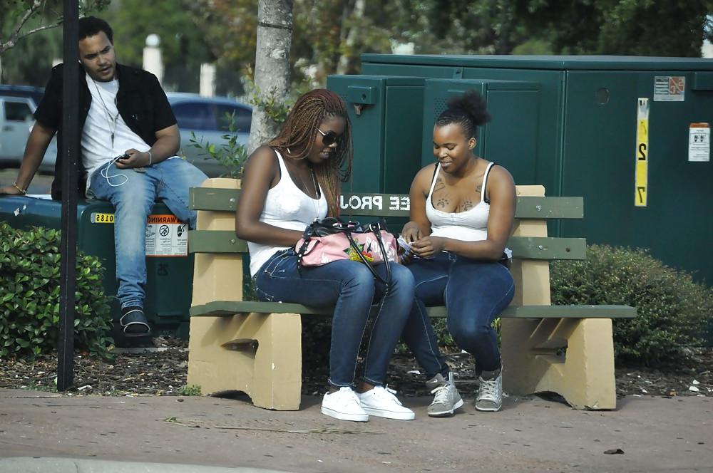 18P Girls in tight jeans - Public Creeper