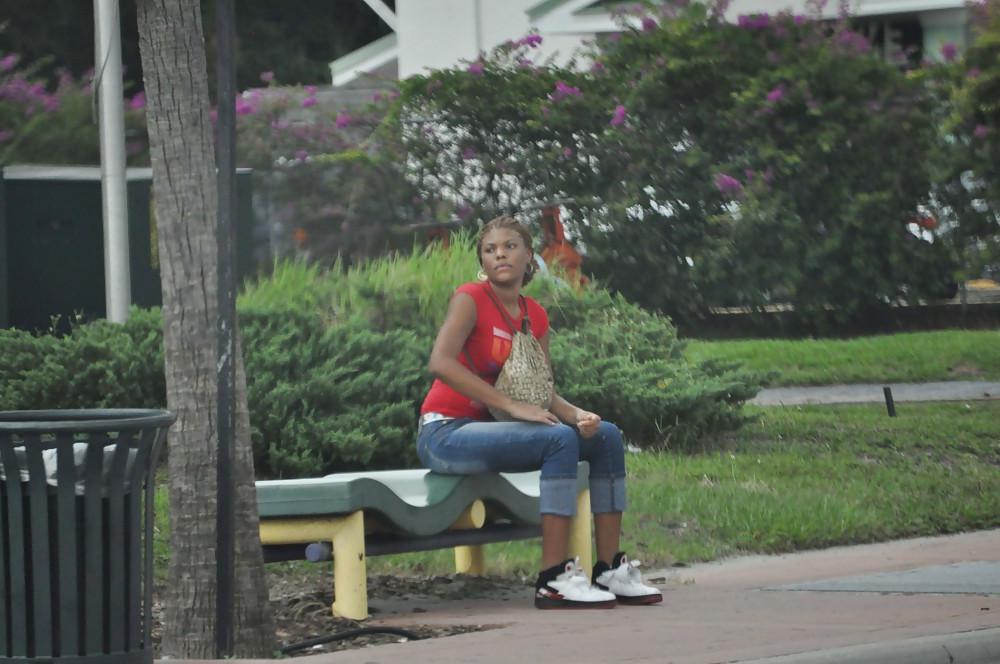 18P Girls in tight jeans - Public Creeper