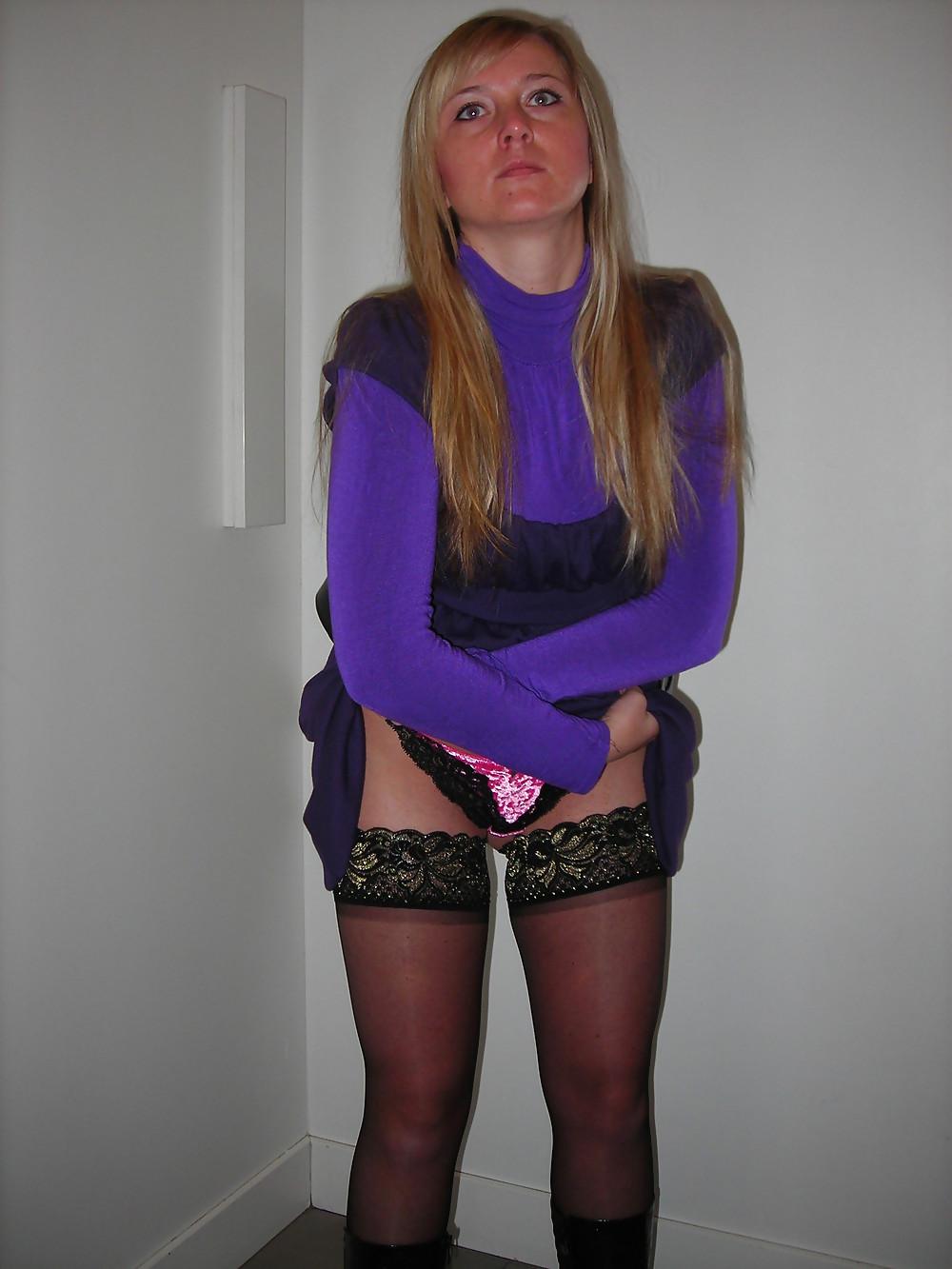 25P Girl public nude pics