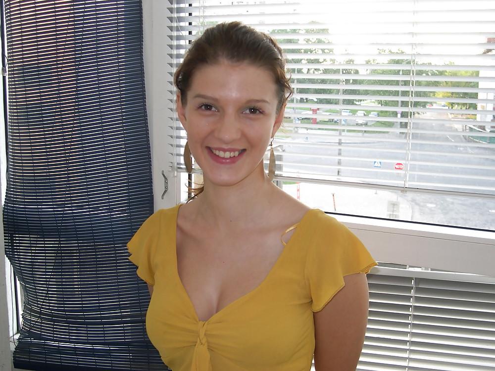 25P Sexy Curly Hair Babe