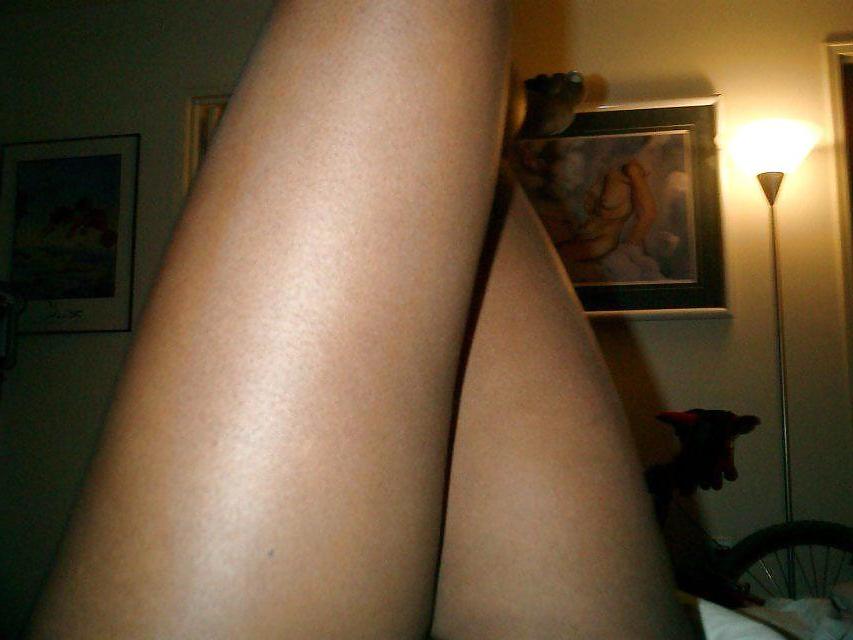 25P Sexy Short Haired Ebony