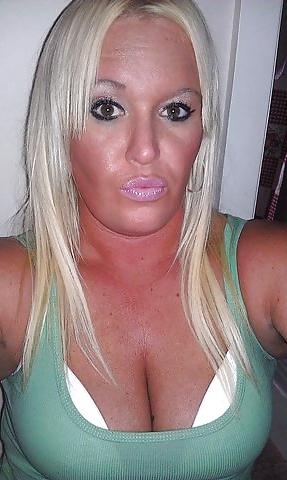 7P Sexy thick white girl