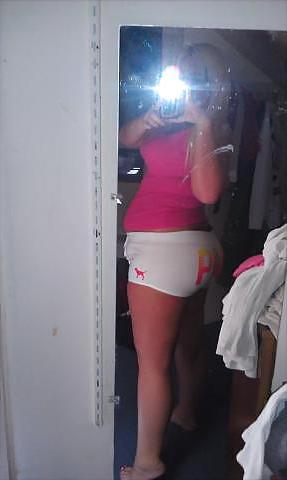 7P Sexy thick white girl