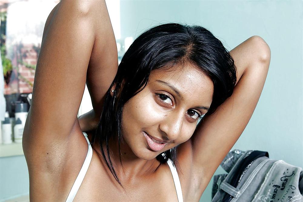 25P Sexy Indian Girl In The Bathroom