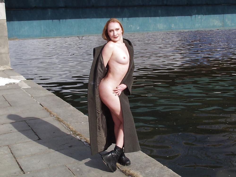 25P Public Nudity ( Snow ) 